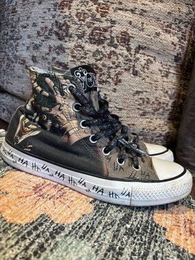 The Joker Converse 7